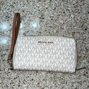 Michael kors wallet